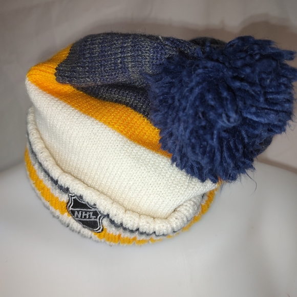 Buffalo Sabres Men's Reebok Center Ice Cuffed Pom Knit Hat - Picture 2 of 3
